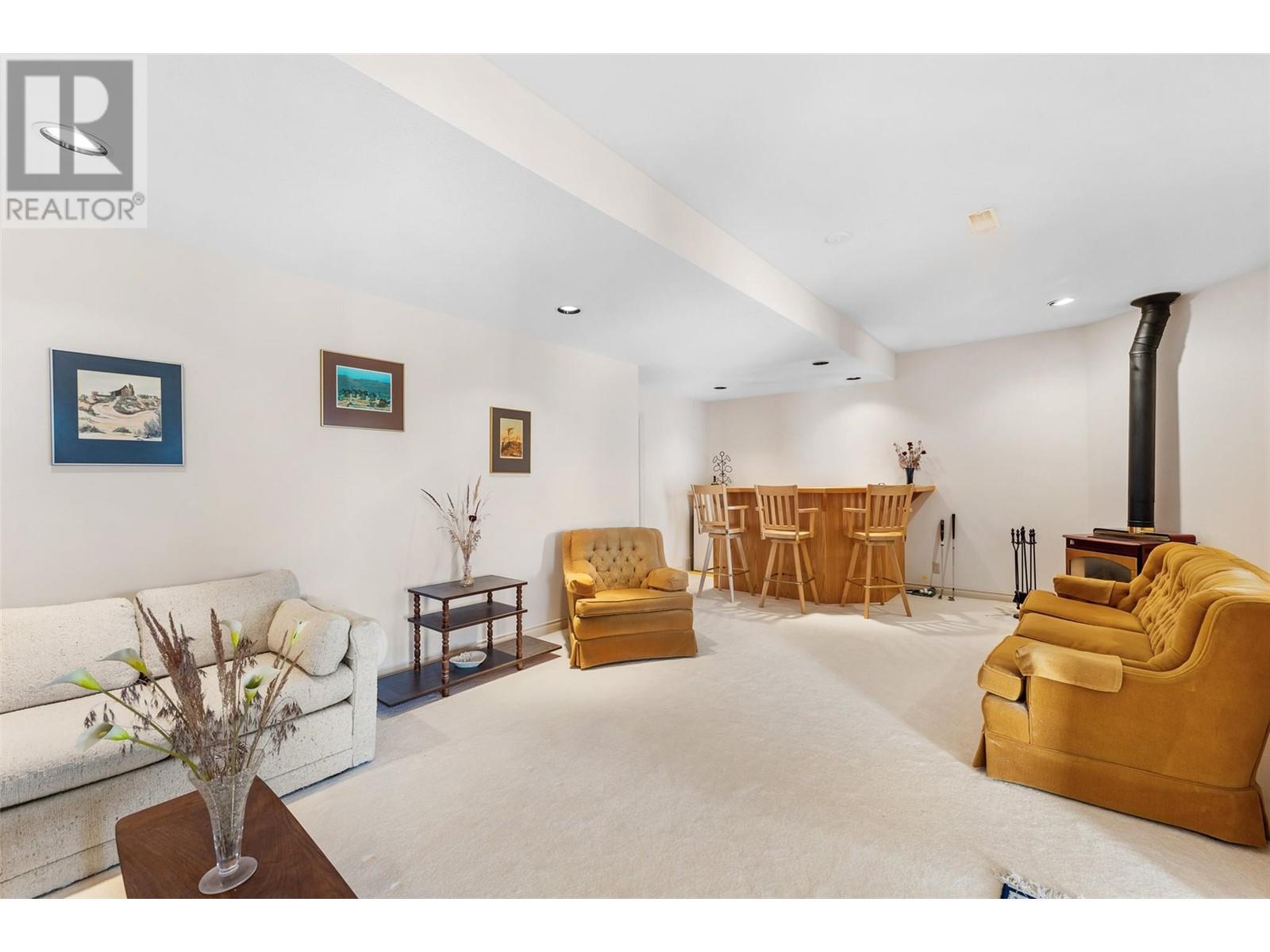  307 Sandpiper Court, Kelowna