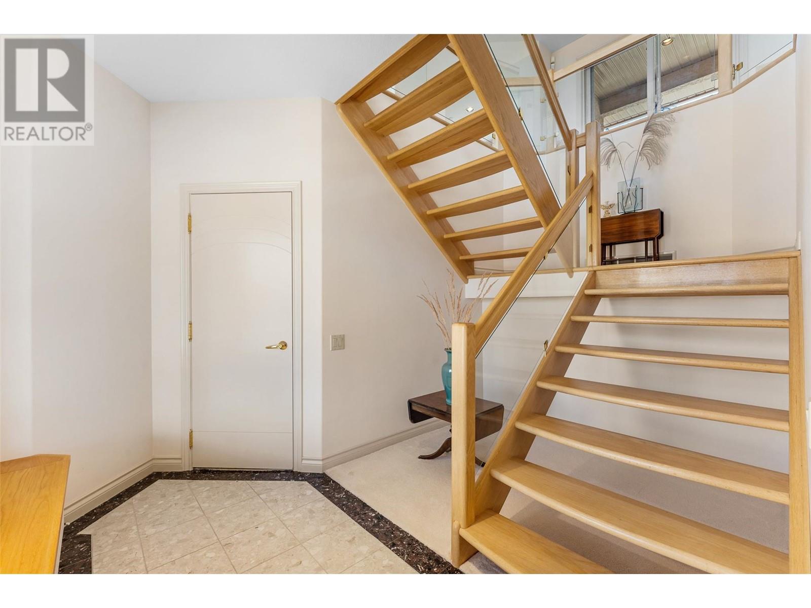  307 Sandpiper Court, Kelowna
