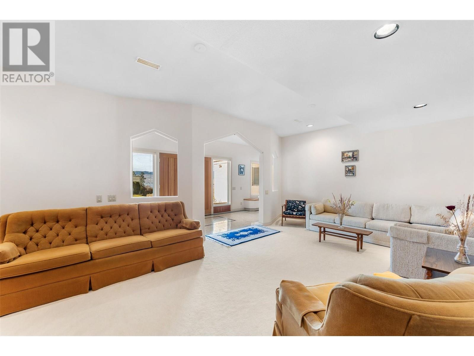  307 Sandpiper Court, Kelowna