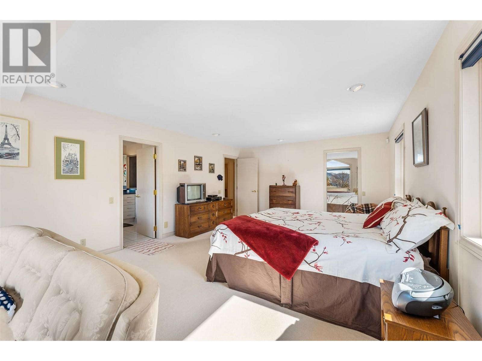  307 Sandpiper Court, Kelowna