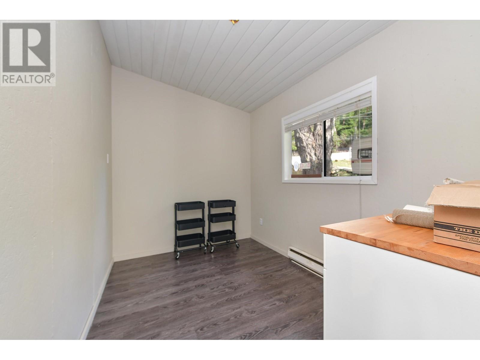 492 DALTON DRIVE, Mayne Island