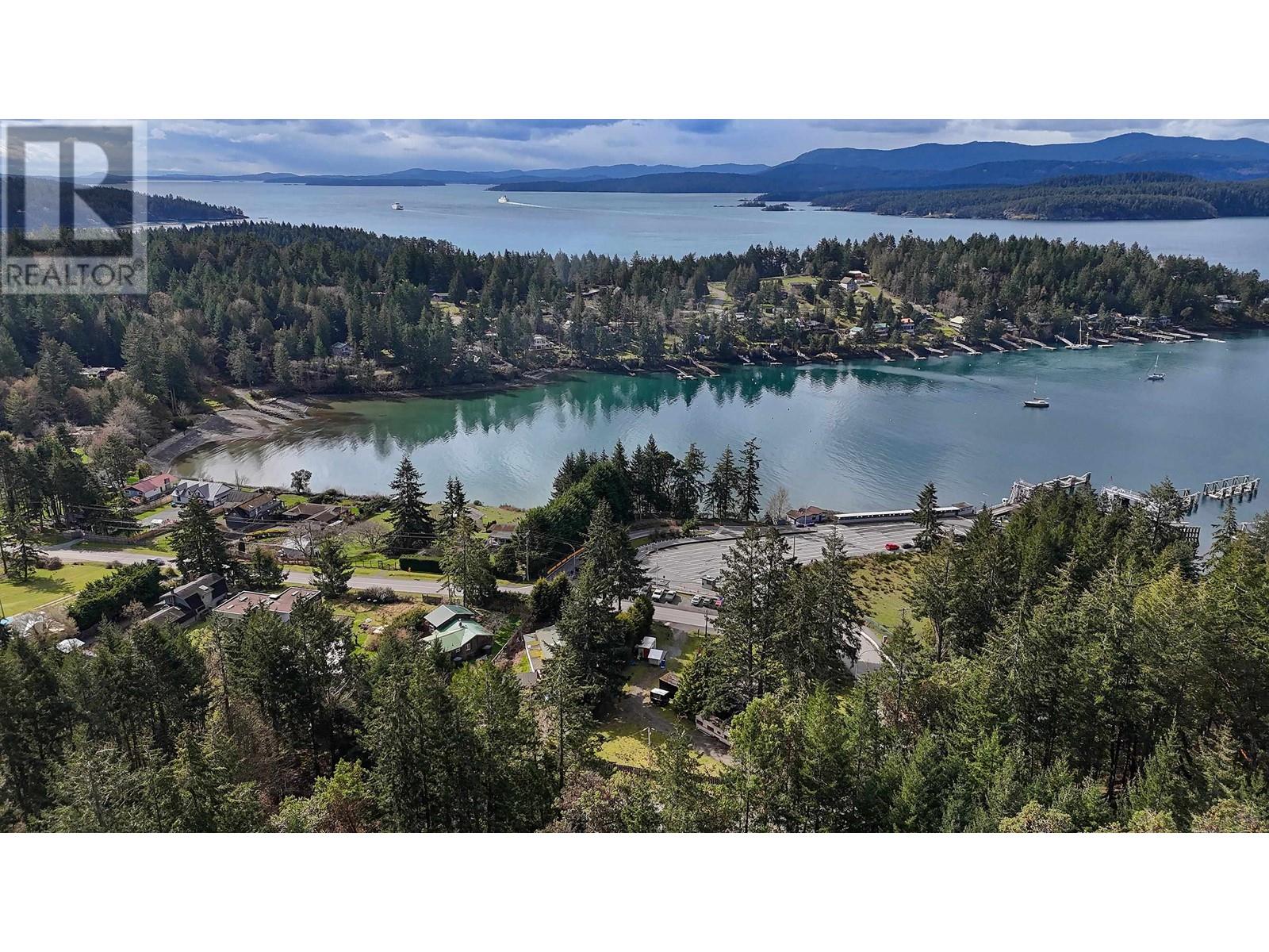 492 DALTON DRIVE, Mayne Island