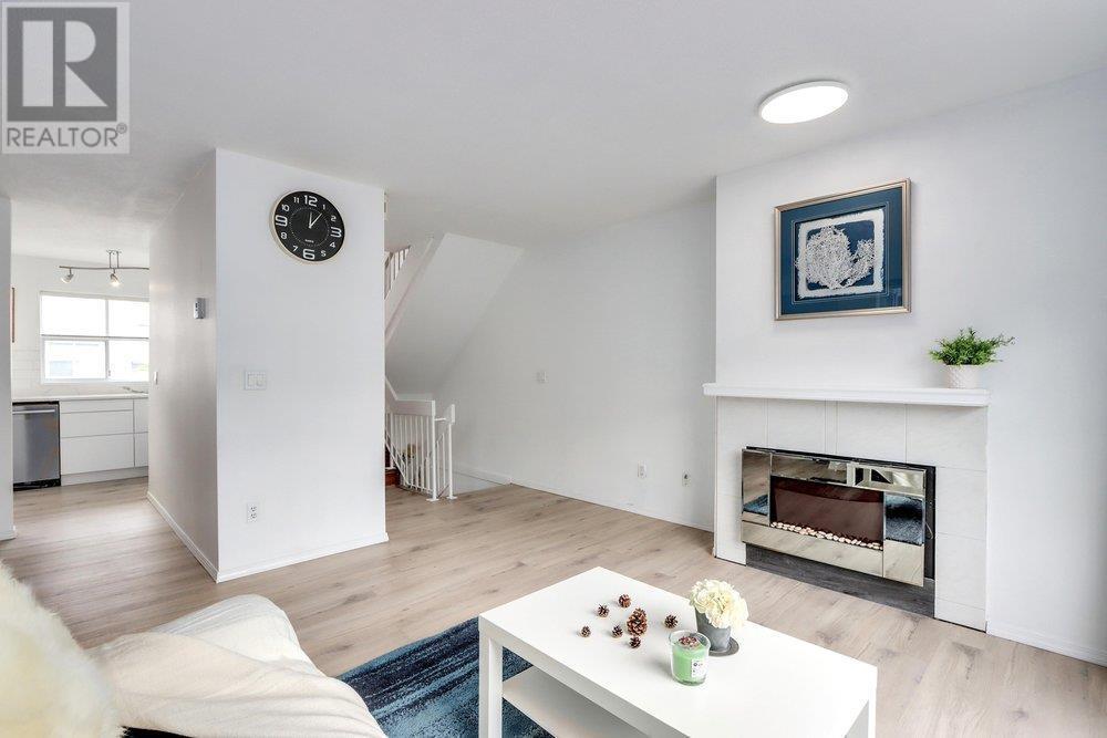 17 2450 HAWTHORNE AVENUE, Port Coquitlam real estate listing R2980886