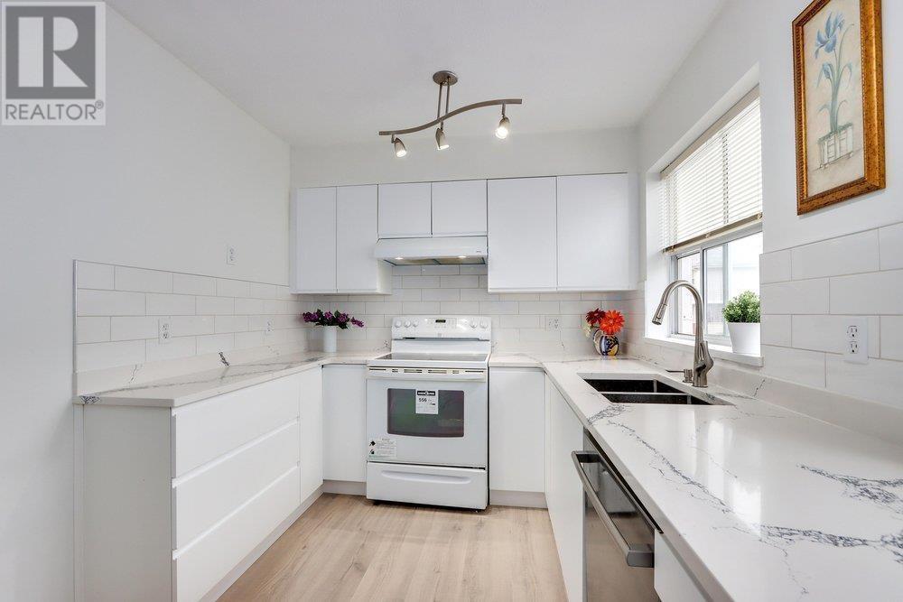 17 2450 HAWTHORNE AVENUE, Port Coquitlam real estate listing R2980886