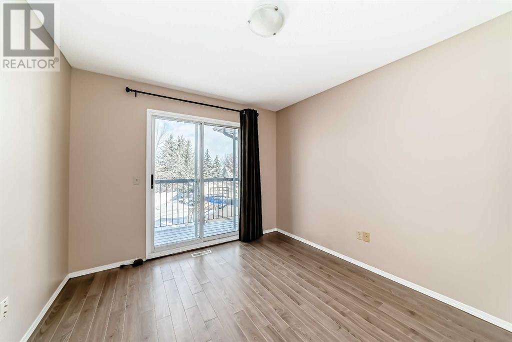 Single Family House Bi-level for Sale in  Macewan Drive NW MacEwan Glen Calgary 