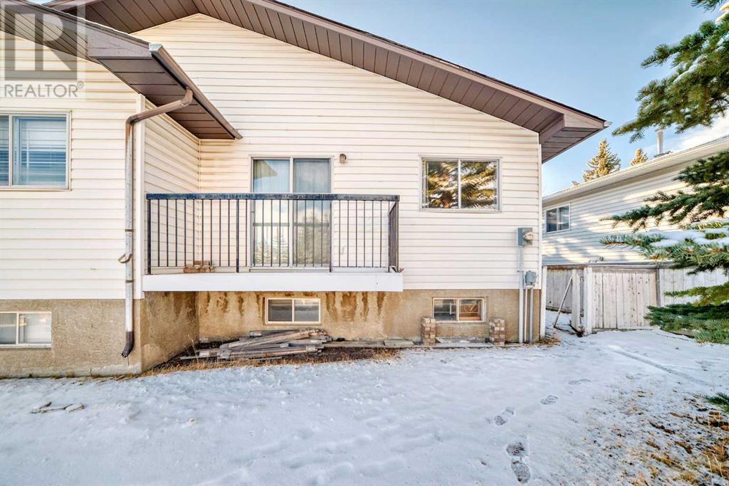 Single Family House Bi-level for Sale in  Macewan Drive NW MacEwan Glen Calgary 