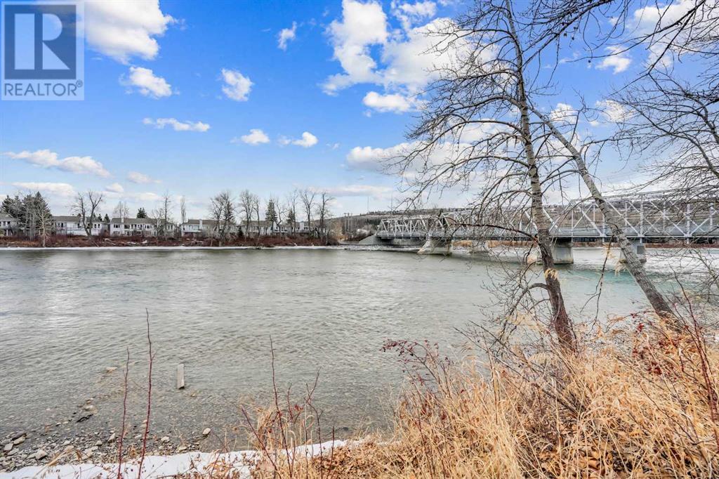 Single Family House Bi-level for Sale in   Avenue NW Bowness Calgary 