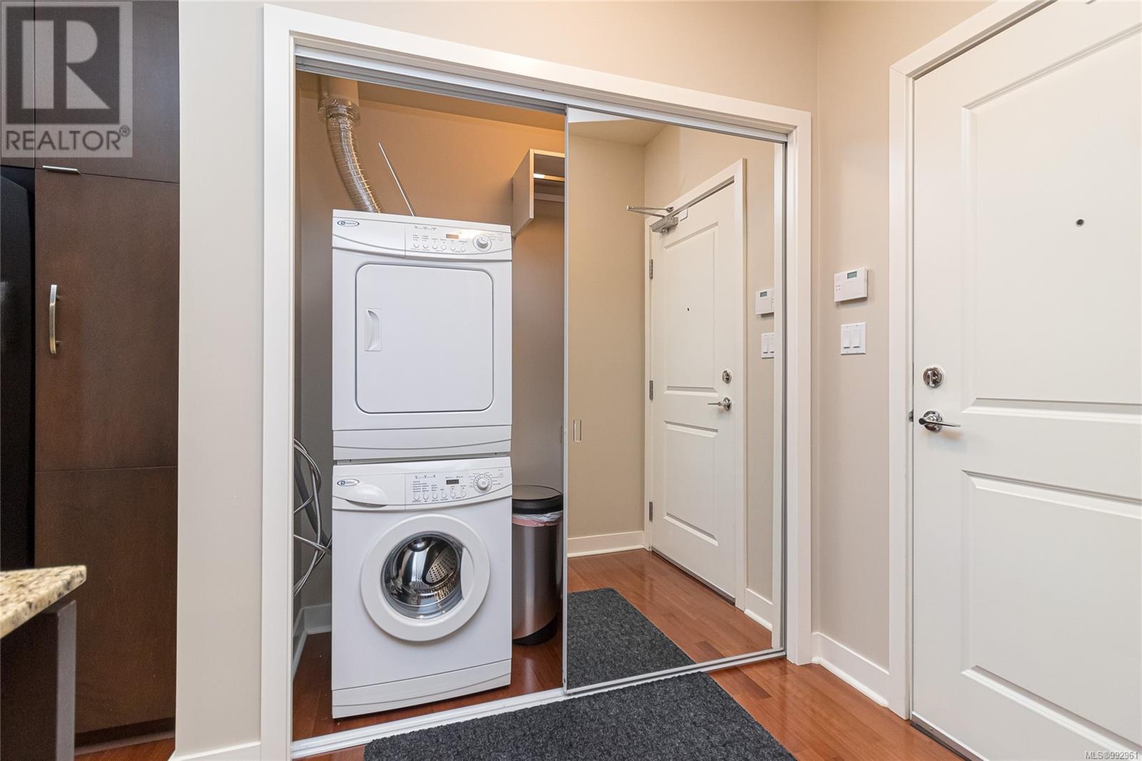 302 1395 Bear Mountain Pkwy, Langford