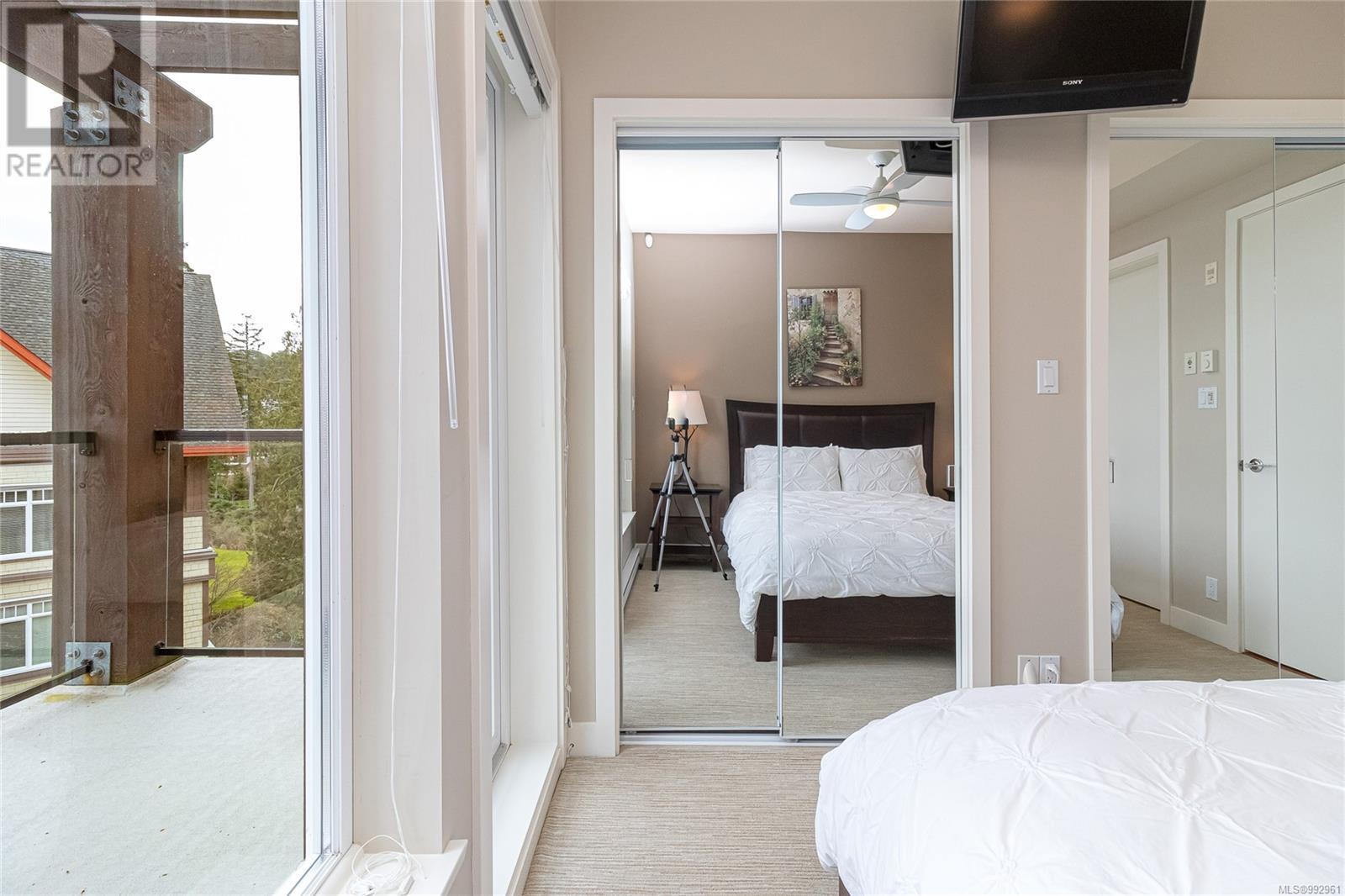 302 1395 Bear Mountain Pkwy, Langford