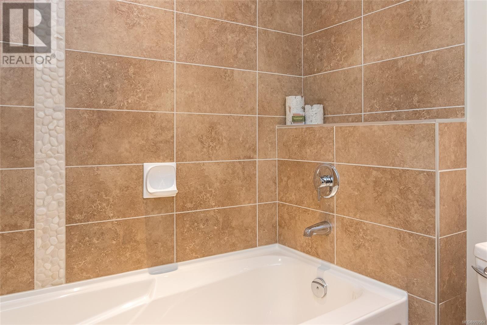 302 1395 Bear Mountain Pkwy, Langford