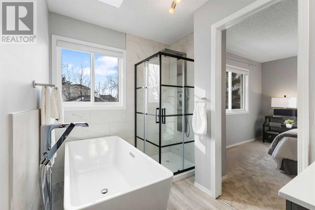 Single Family House 4 Level for Sale in  Scenic Hill Close NW Scenic Acres Calgary 