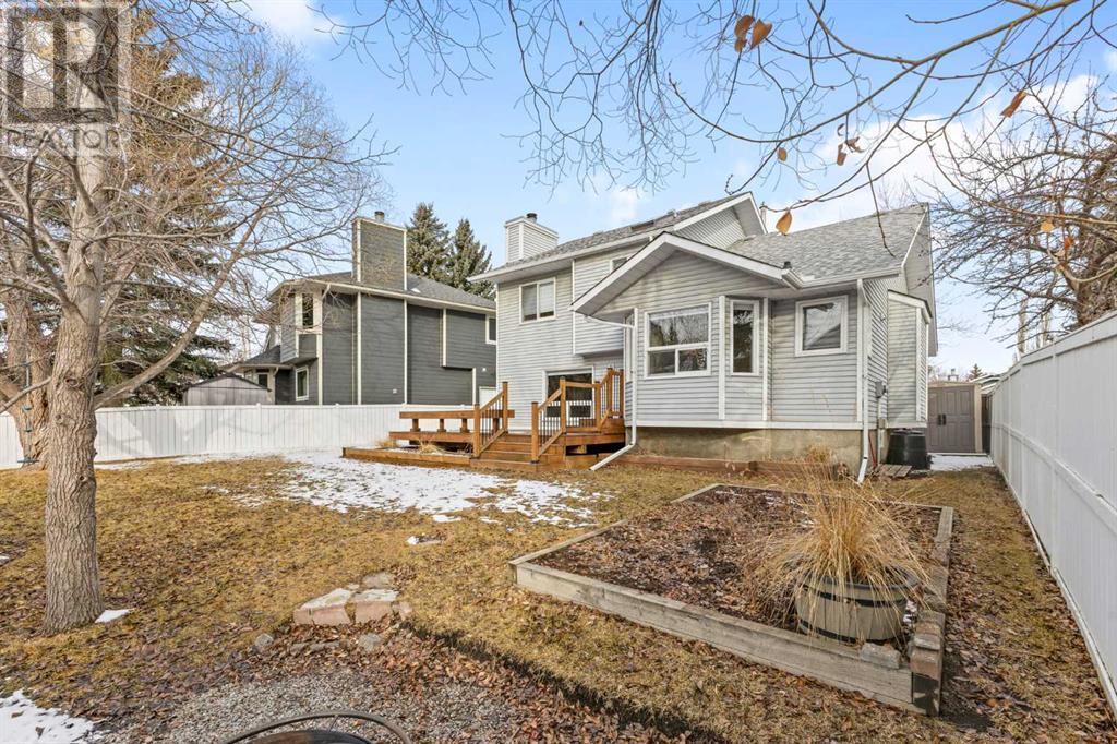 Single Family House 4 Level for Sale in  Scenic Hill Close NW Scenic Acres Calgary 