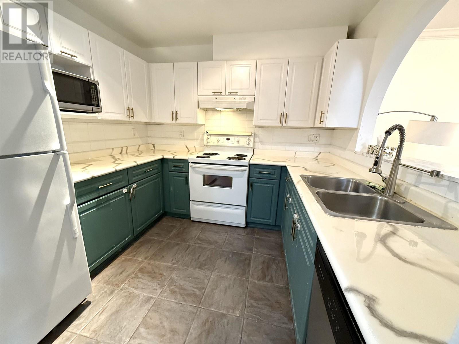 203 1655 GRANT AVENUE, Port Coquitlam real estate listing R2980010