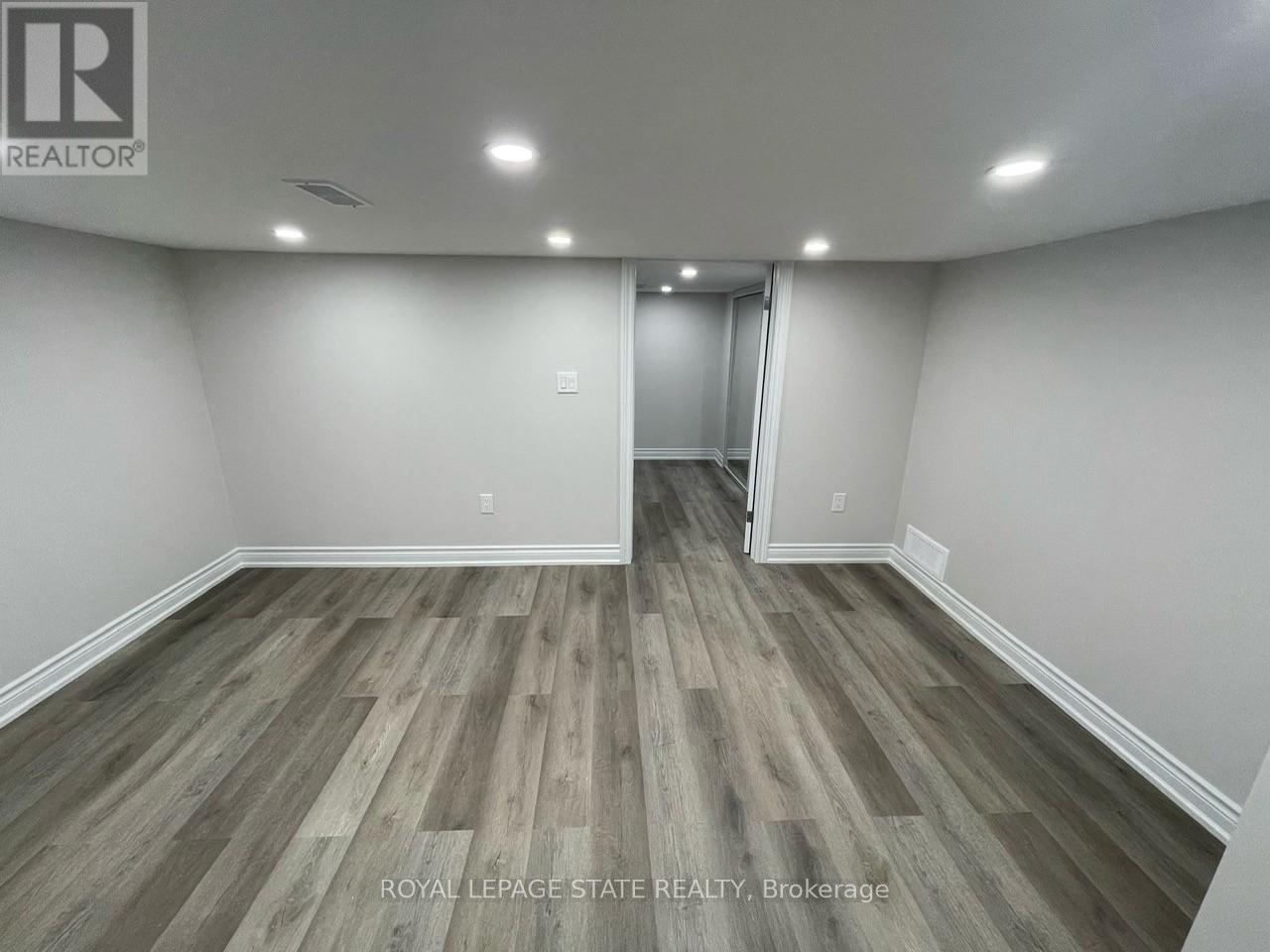 Single Family House for Sale in  COCHRANE ROAD Hamilton (Rosedale) 