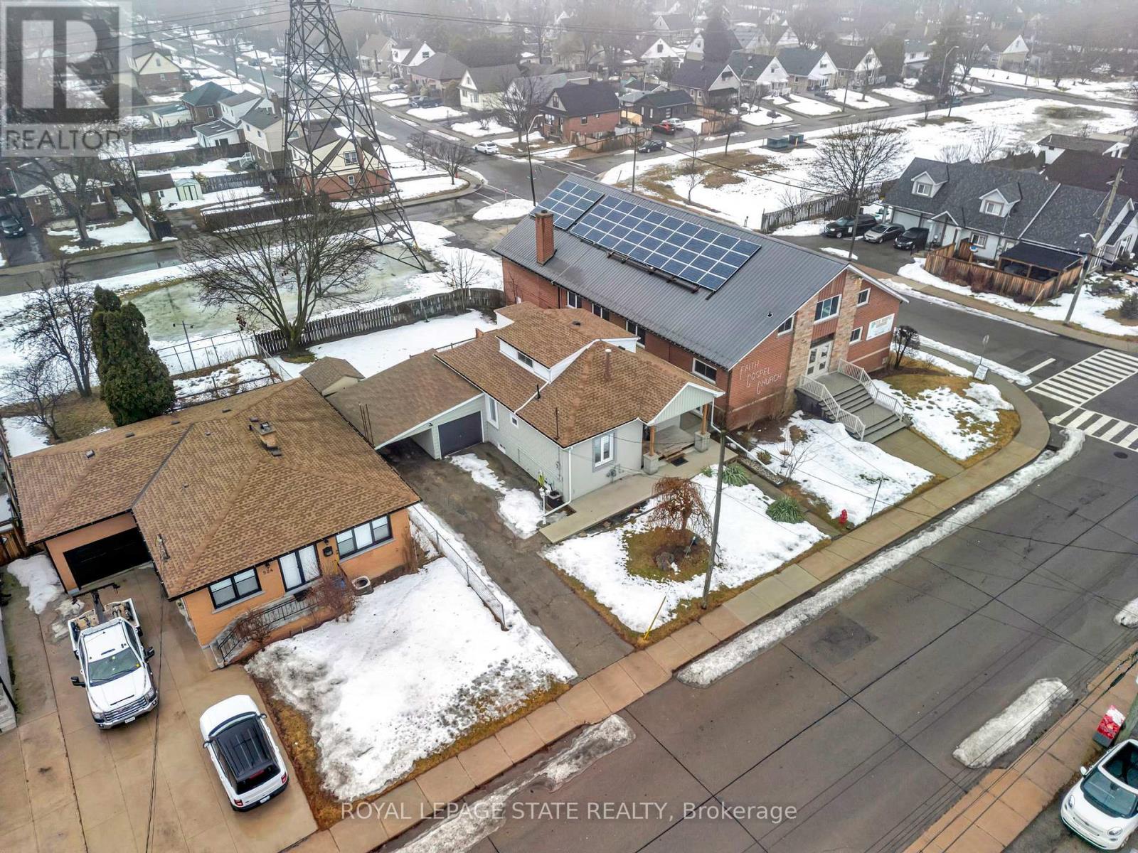 Single Family House for Sale in  COCHRANE ROAD Hamilton (Rosedale) 