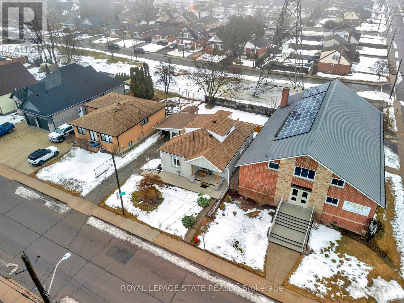 Single Family House for Sale in  COCHRANE ROAD Hamilton (Rosedale) 