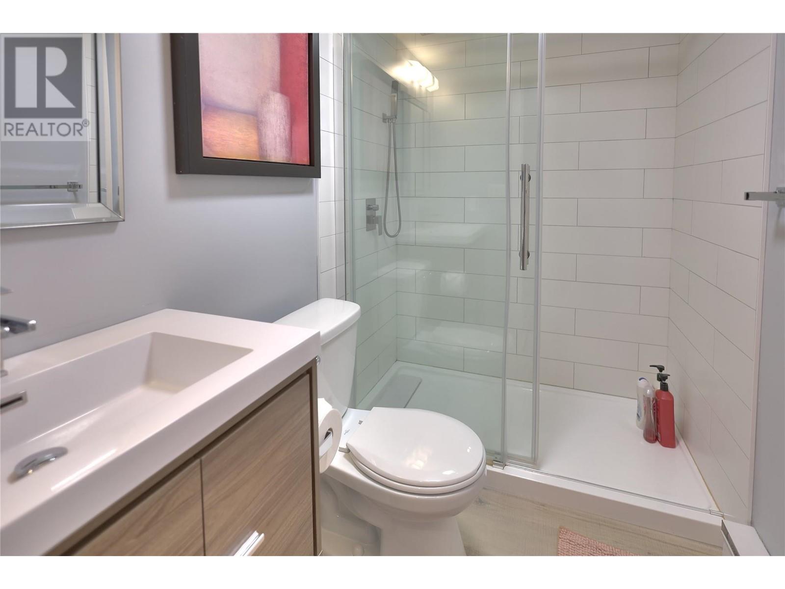 #9 8040 RADIUM GOLF COURSE ROAD - Image 38