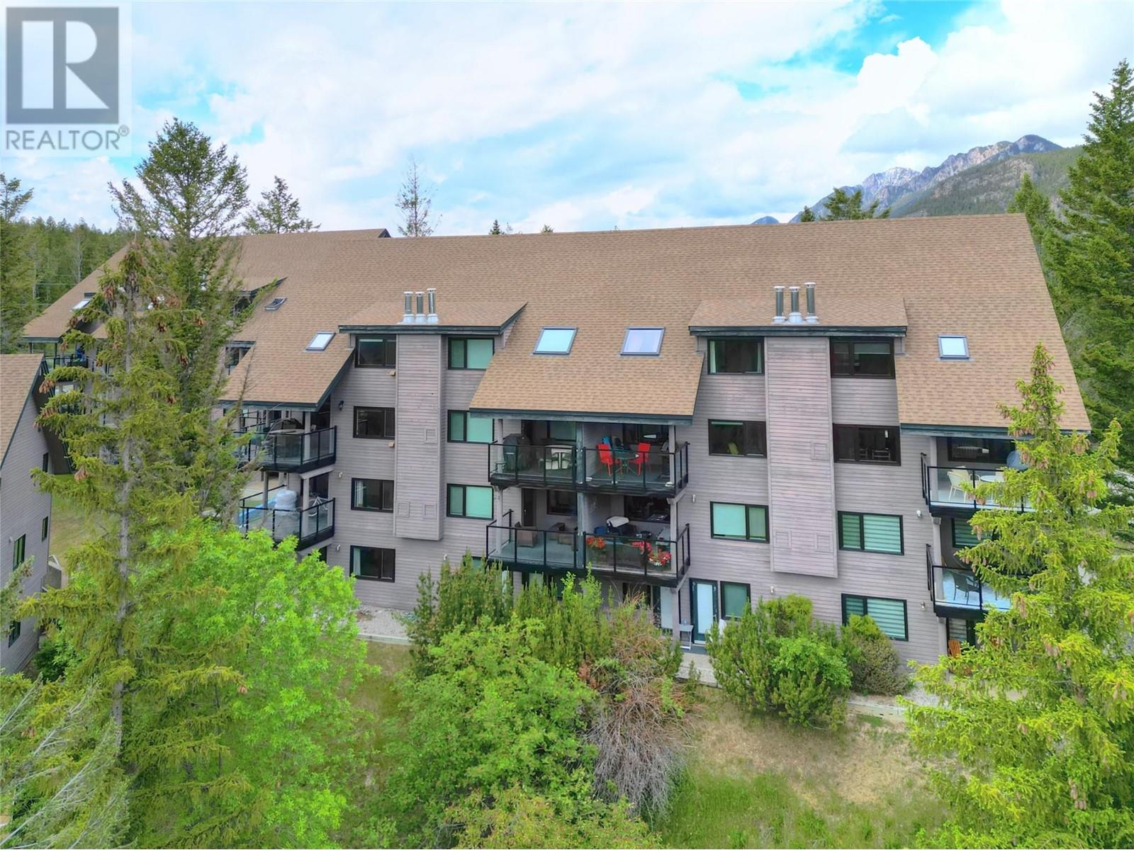 #9 8040 RADIUM GOLF COURSE ROAD - Image 3