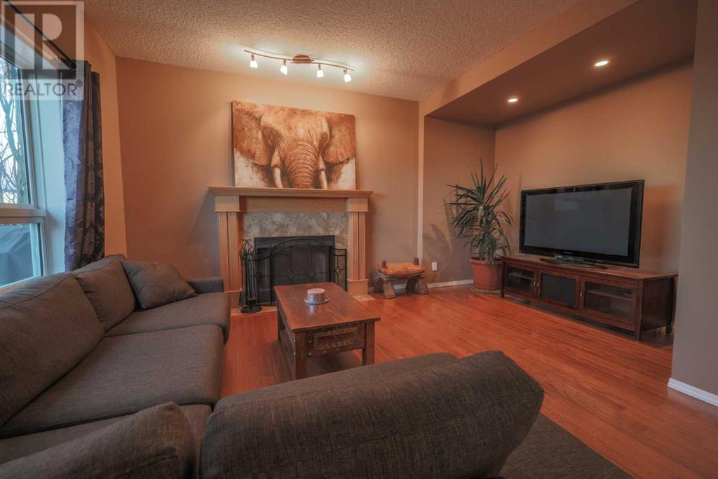 Single Family House for Sale in  Hidden Ranch Close NW Hidden Valley Calgary 