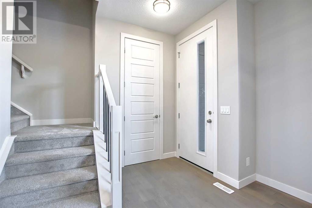 310 Sundown Road, Cochrane, Alberta
