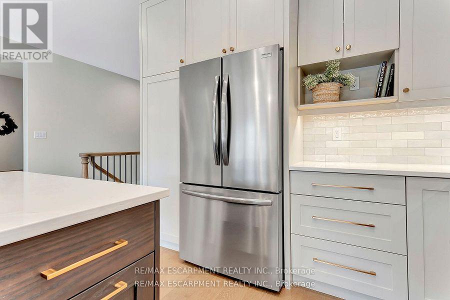 Photo 10 of 605 St Andrew Street, Norfolk ON
