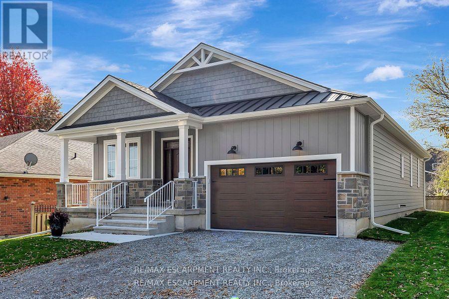 Photo 2 of 605 St Andrew Street, Norfolk ON