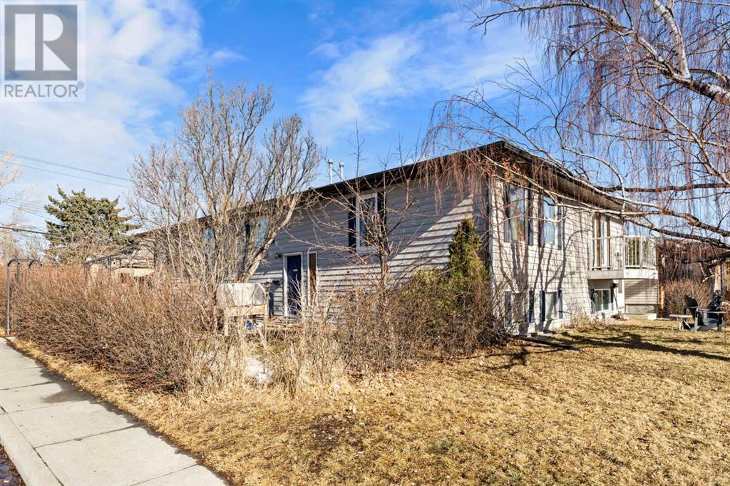 Single Family House Bi-level for Sale in   Street SW Kingsland Calgary 