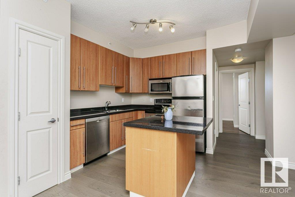 #103 9819 104 ST NW - 10