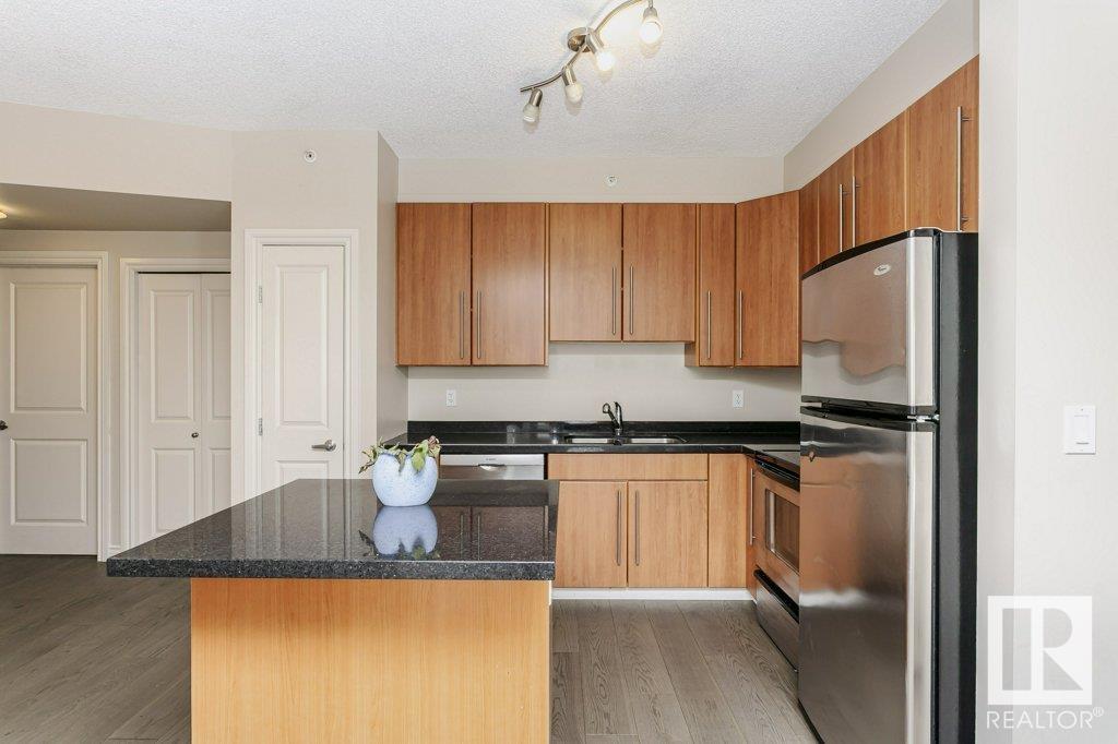 #103 9819 104 ST NW - 12