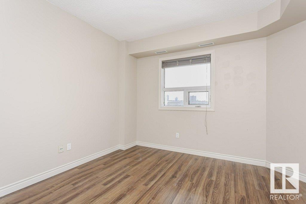 #103 9819 104 ST NW - 26
