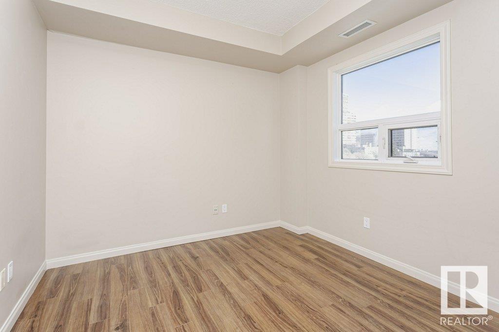 #103 9819 104 ST NW - 33