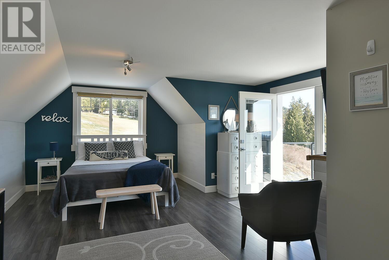 605 WOODLAND AVENUE, Gibsons
