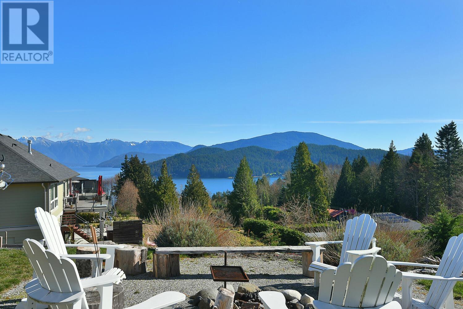 605 WOODLAND AVENUE, Gibsons