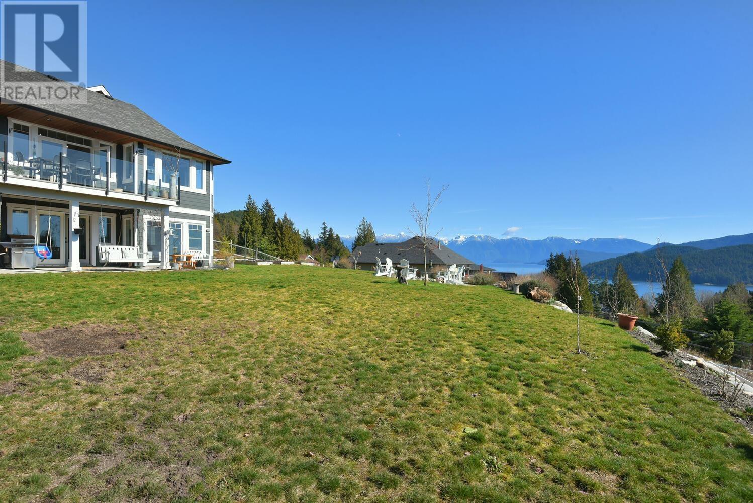 605 WOODLAND AVENUE, Gibsons