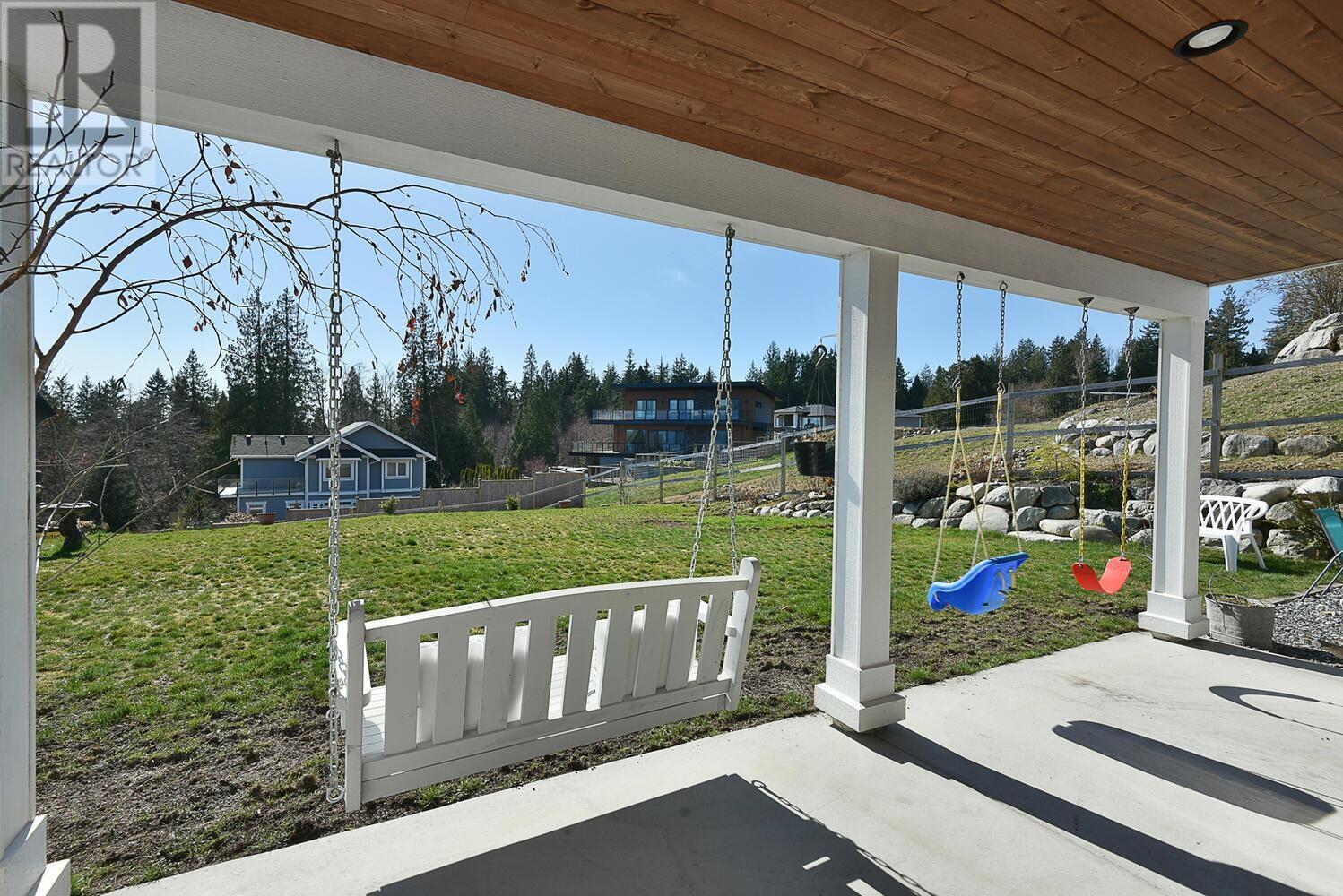 605 WOODLAND AVENUE, Gibsons