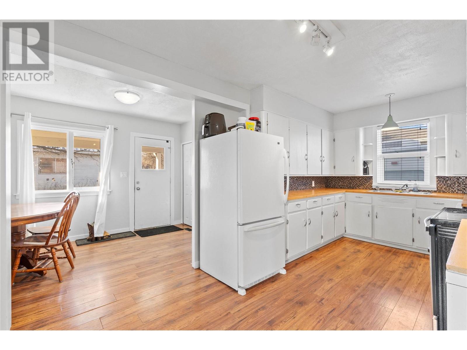  2300 38 Avenue, Vernon