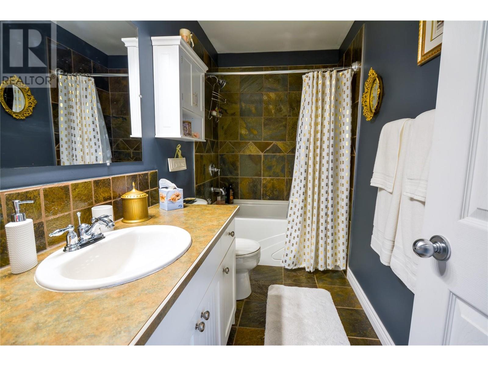 2852 JUNIPER Drive, Penticton