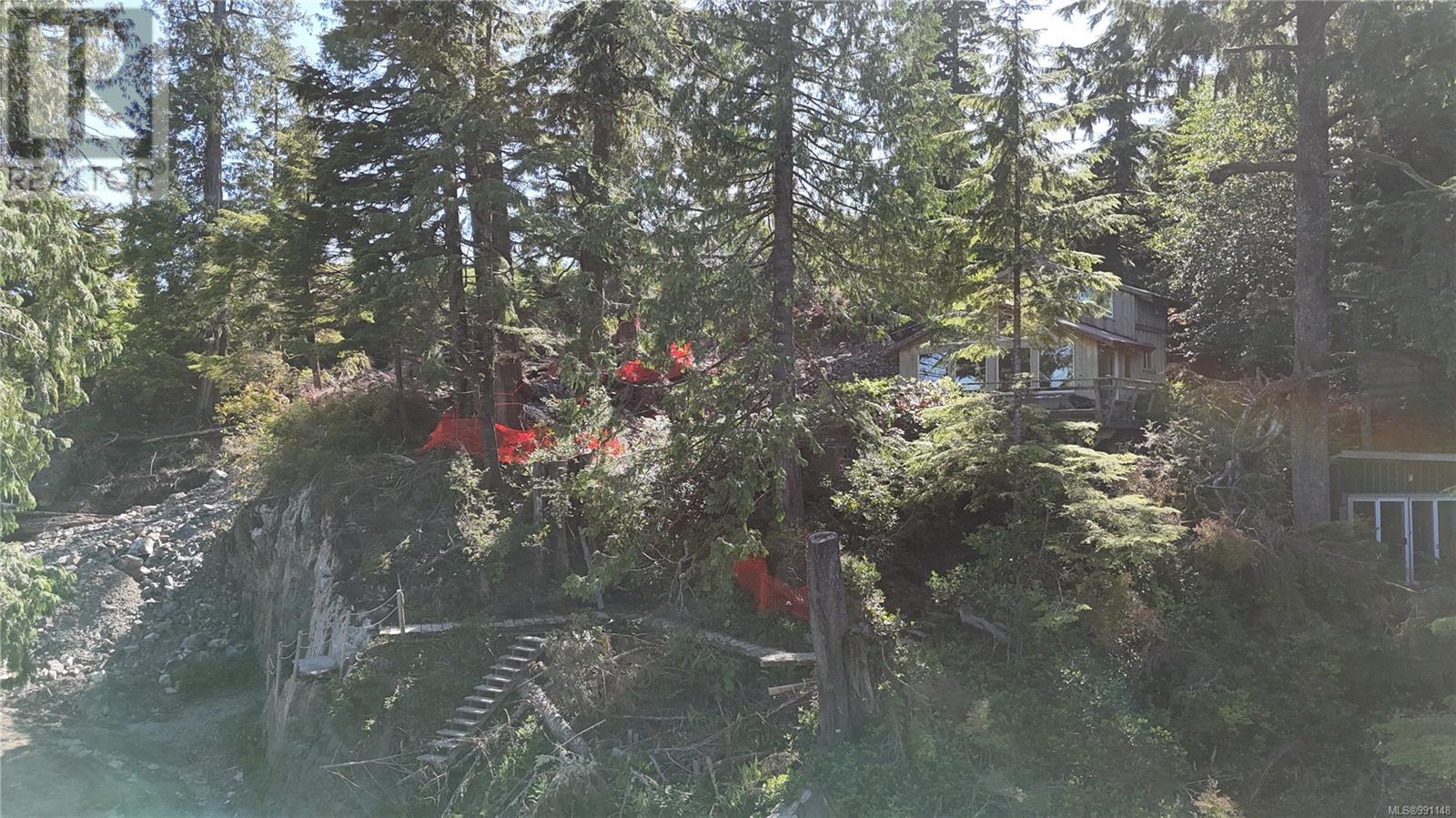 711 & 722 Campbell Street, Tofino