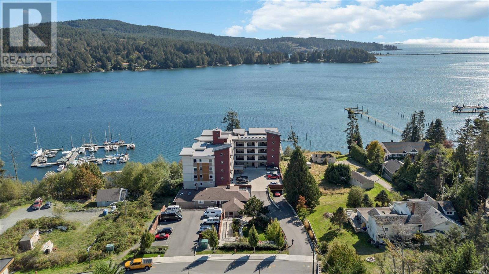 Photo 44 of 203 6609 Goodmere Rd, Sooke BC