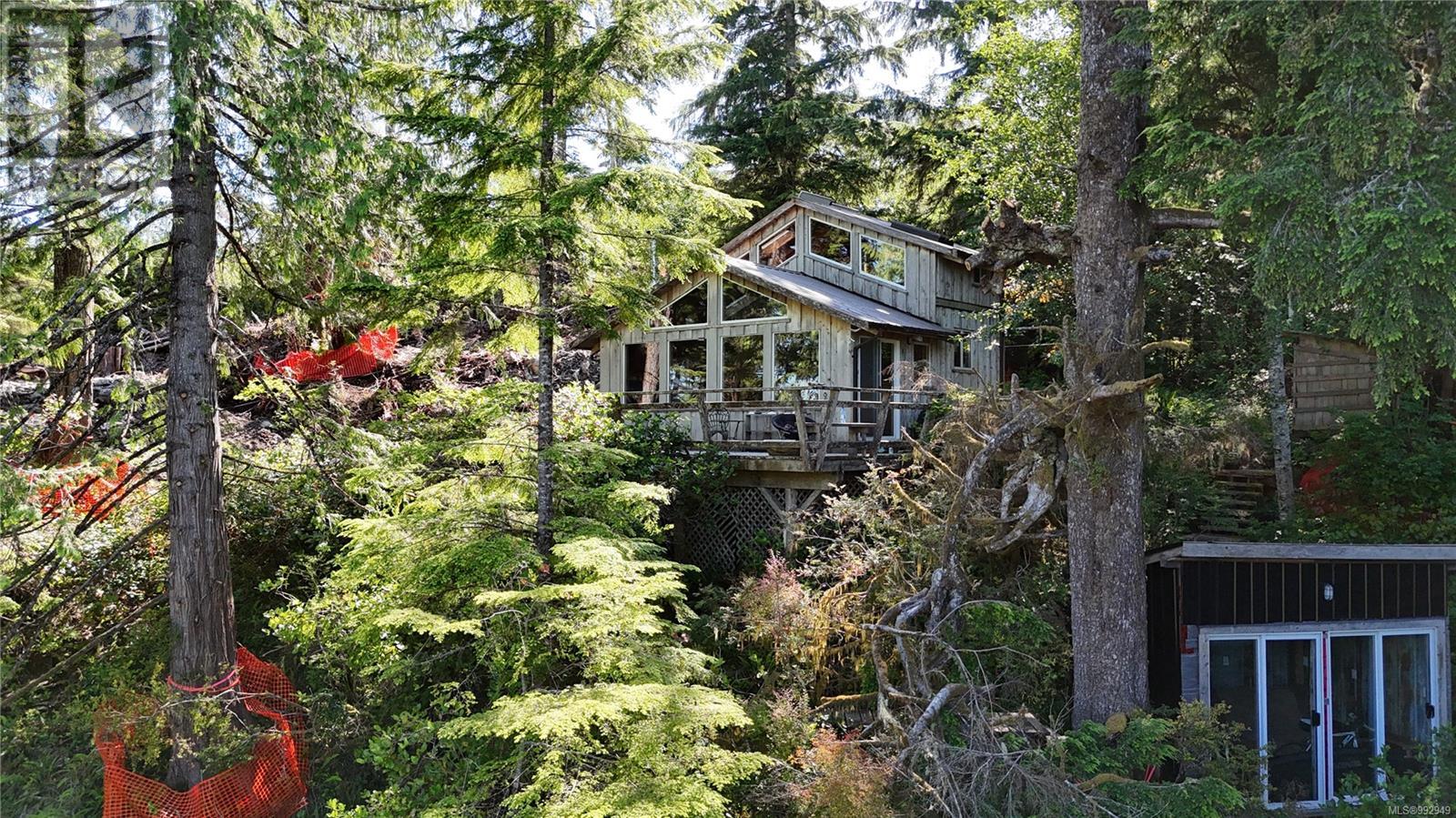 711 & 721 Campbell St, Tofino