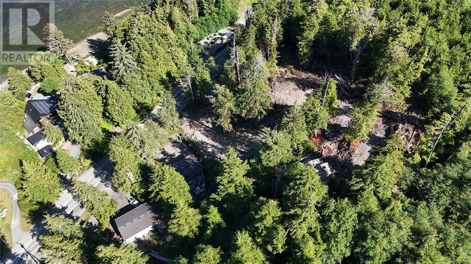 711 & 721 Campbell St, Tofino