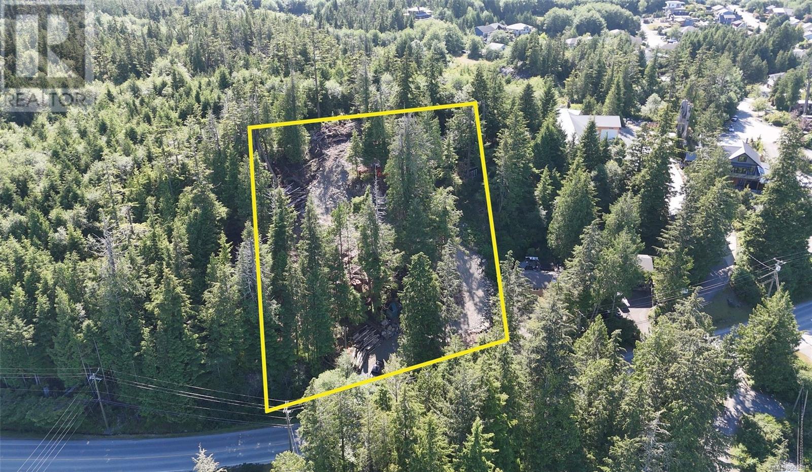 711 & 721 Campbell St, Tofino