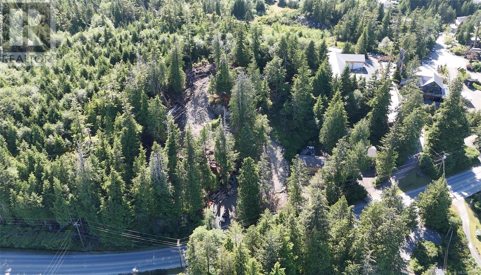 711 & 721 Campbell St, Tofino