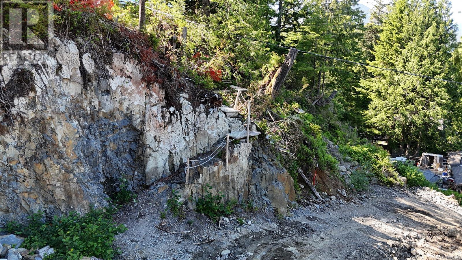 711 & 721 Campbell St, Tofino