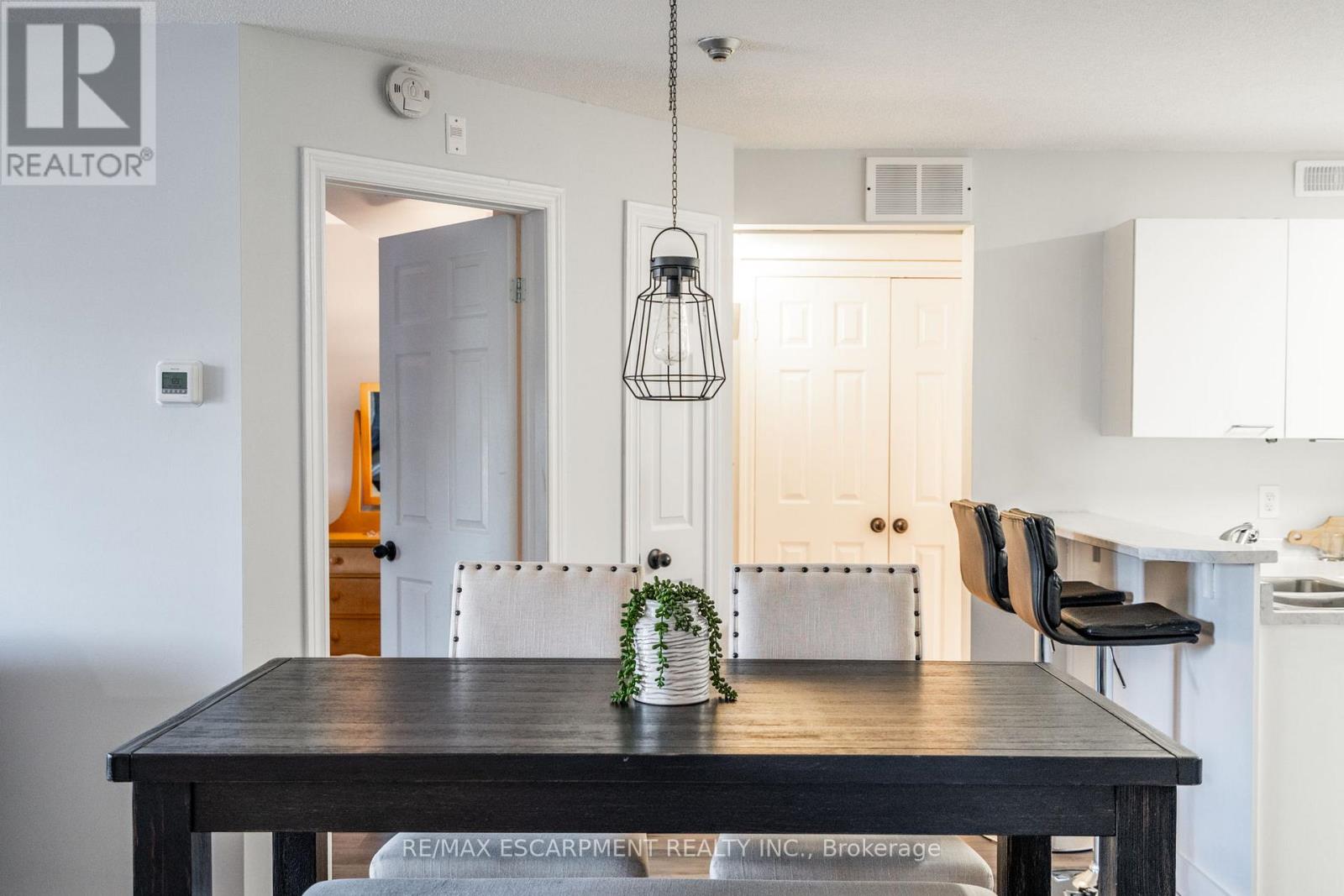 Photo 22 of 318 2040 Cleaver Avenue, Burlington ON