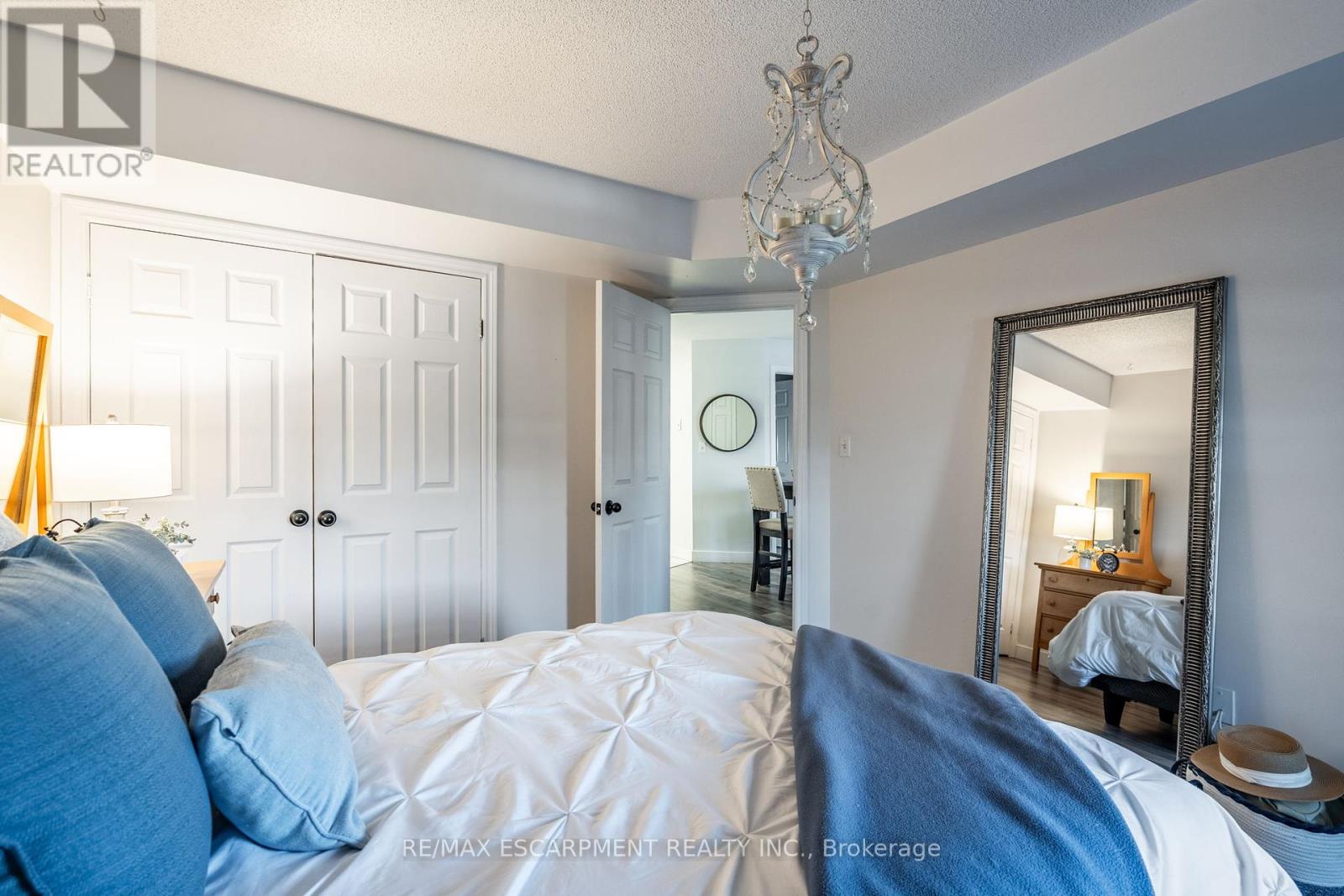 Photo 24 of 318 2040 Cleaver Avenue, Burlington ON