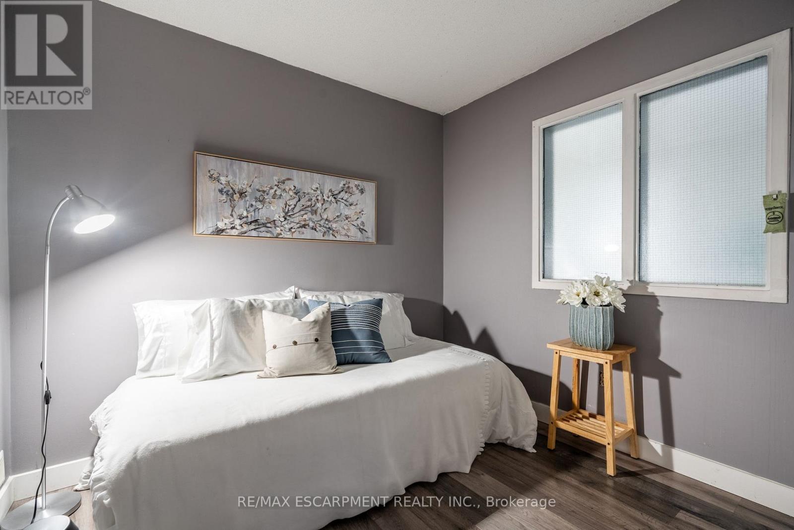 Photo 15 of 318 2040 Cleaver Avenue, Burlington ON
