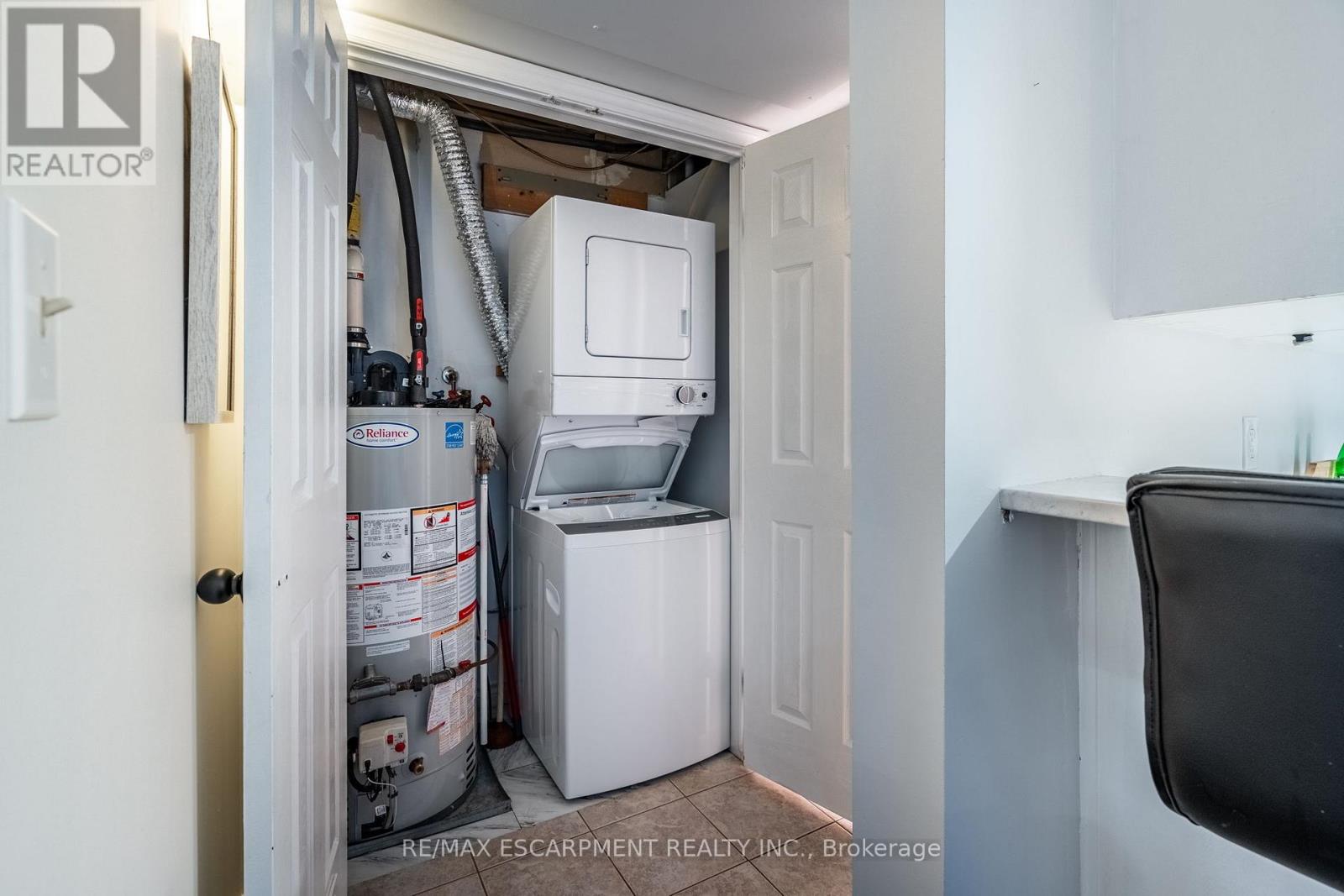 Photo 2 of 318 2040 Cleaver Avenue, Burlington ON