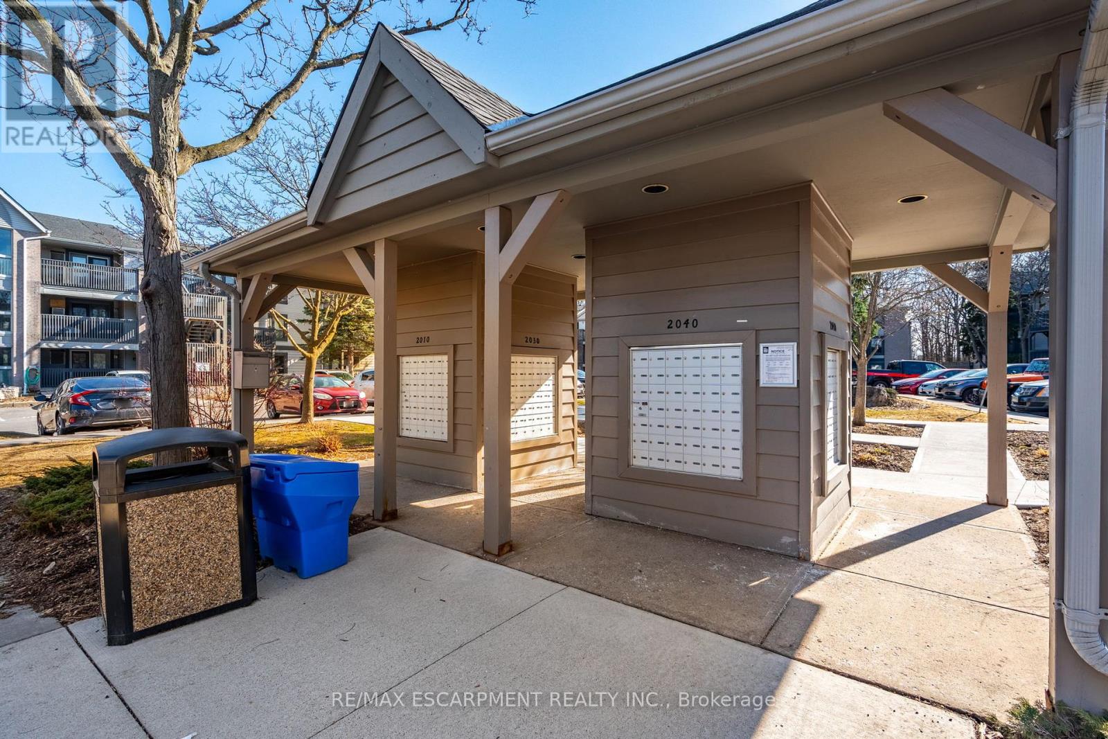 Photo 20 of 318 2040 Cleaver Avenue, Burlington ON