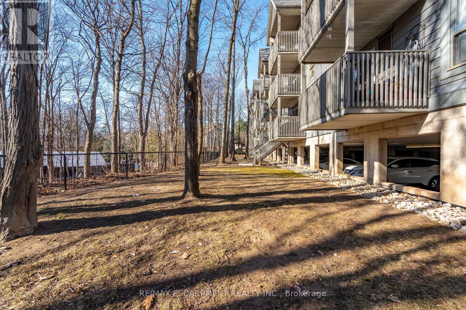 Photo 25 of 318 2040 Cleaver Avenue, Burlington ON